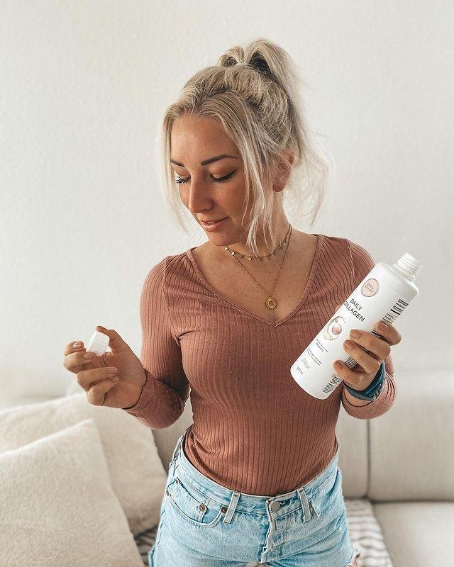 Pretty Woman® Daily Collagen 500 мл - Коллагеновый косметический напиток со вкусом клубники для девочек